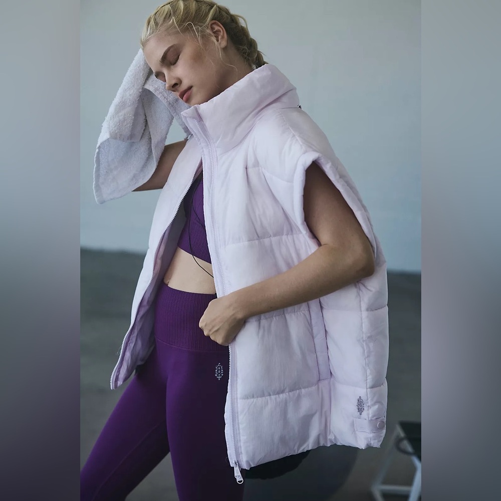 NWT FP Movement by Free People In A Bubble Cozy Warm Puffer Vest - Picture 2 of 7